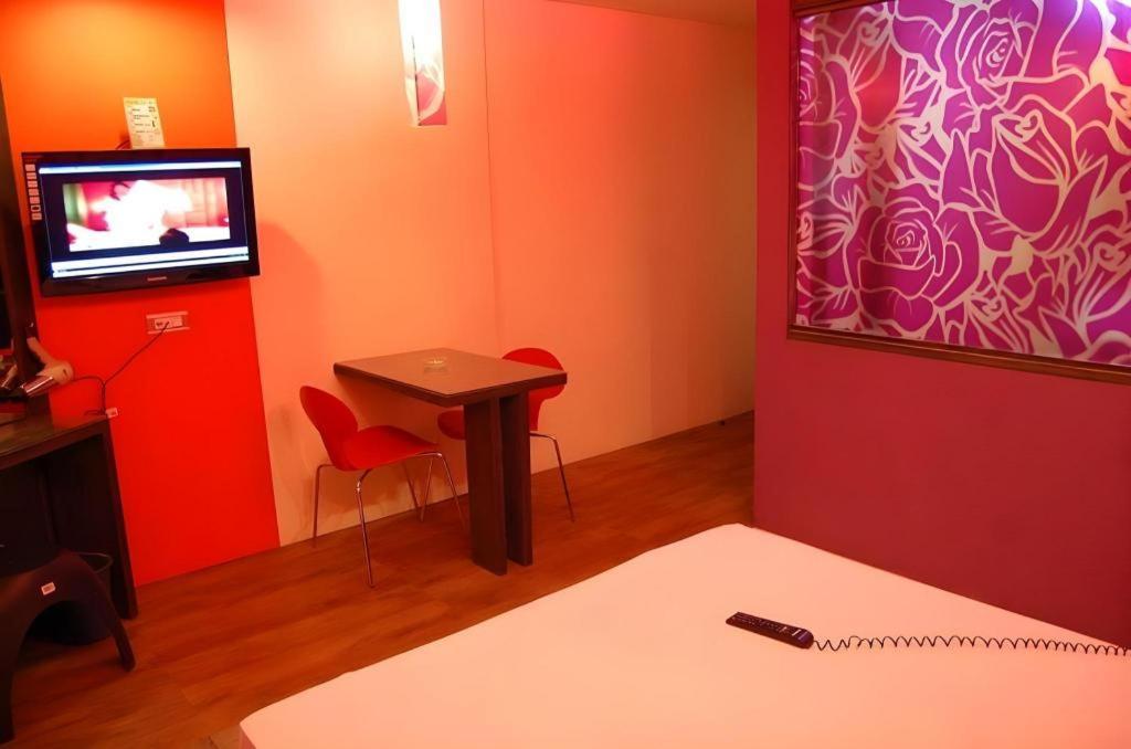 Hotel Sogo Tarlac Bagian luar foto