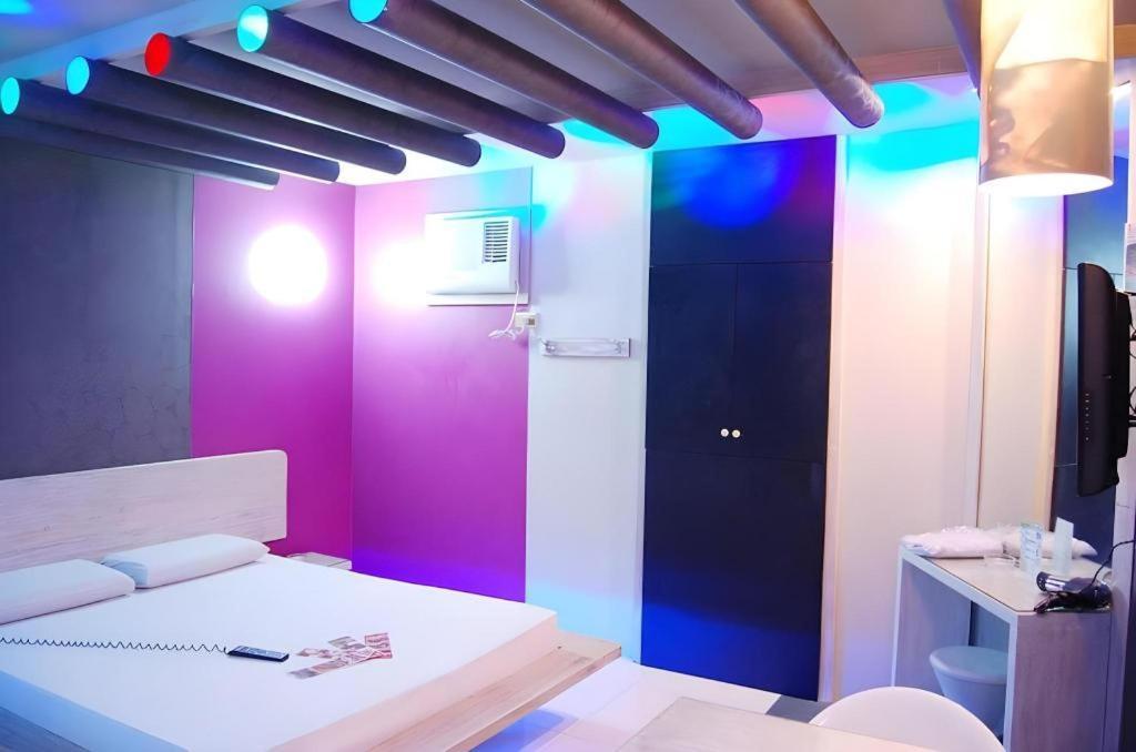 Hotel Sogo Tarlac Bagian luar foto
